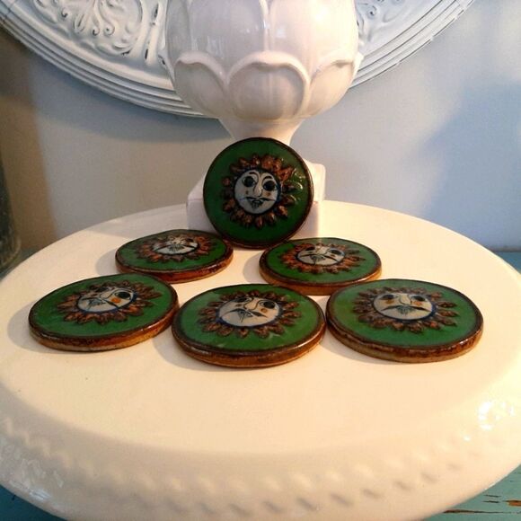 Handpainted clay discs  - Picture 1 of 5